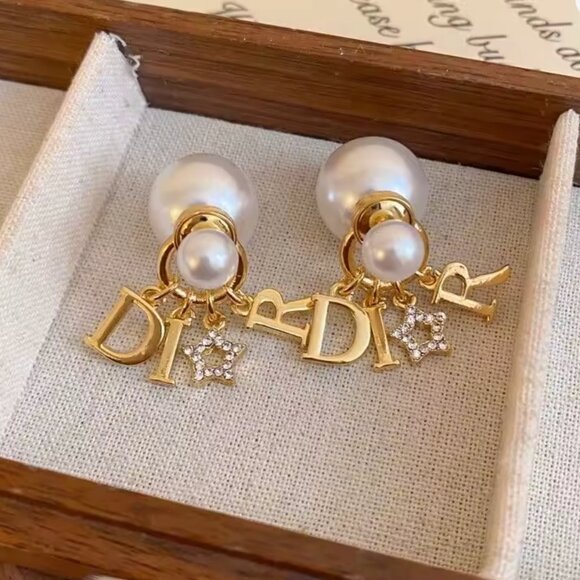 Dior Tribales Pearl and Gold Stud Earrings - Picture 14 of 16